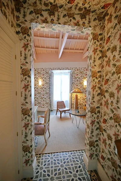 Suite / Suite con bañera de hidromasaje — 3